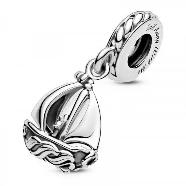 sailing-boat-pendant-charm-799439c00