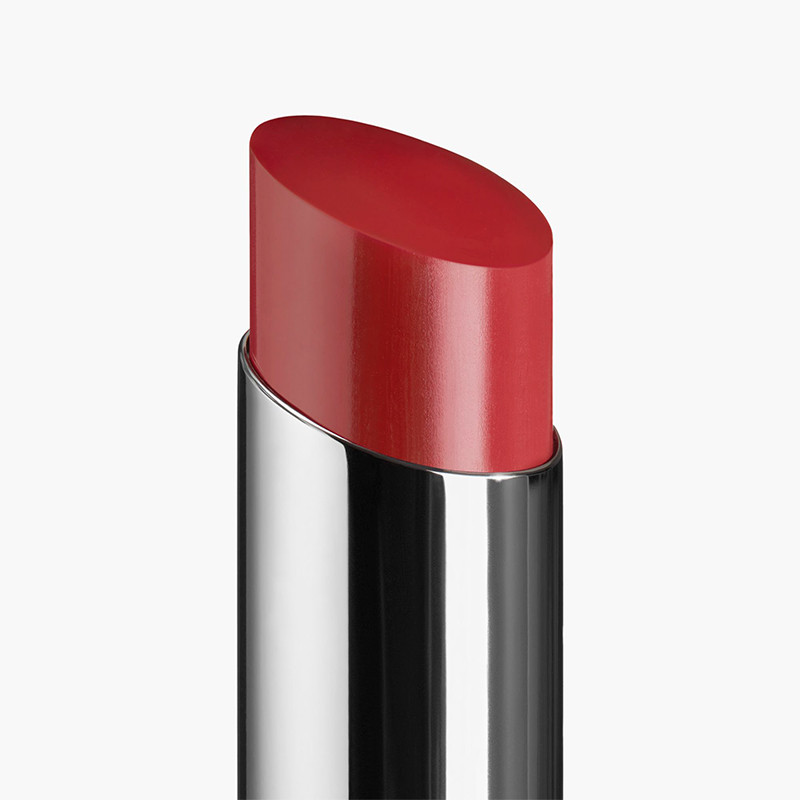 The Long-Lasting Moisturizing and Plumping Lipstick. Intense Color and Shine.