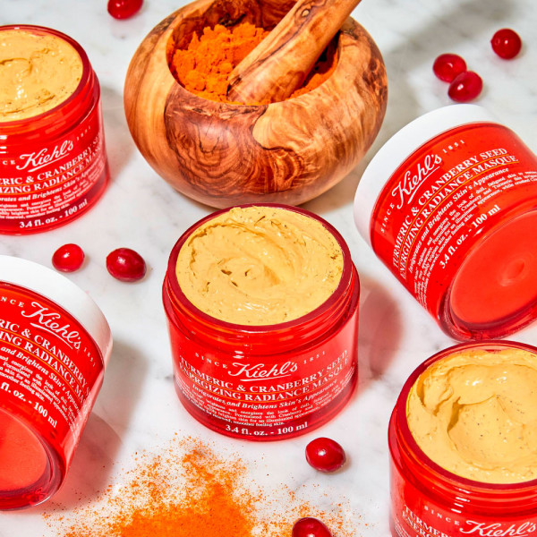 turmeric-cranberry-seed-energizing-radiance-masque-gezichtsmasker-dat-de-huid-verlicht-en-energie-geeft