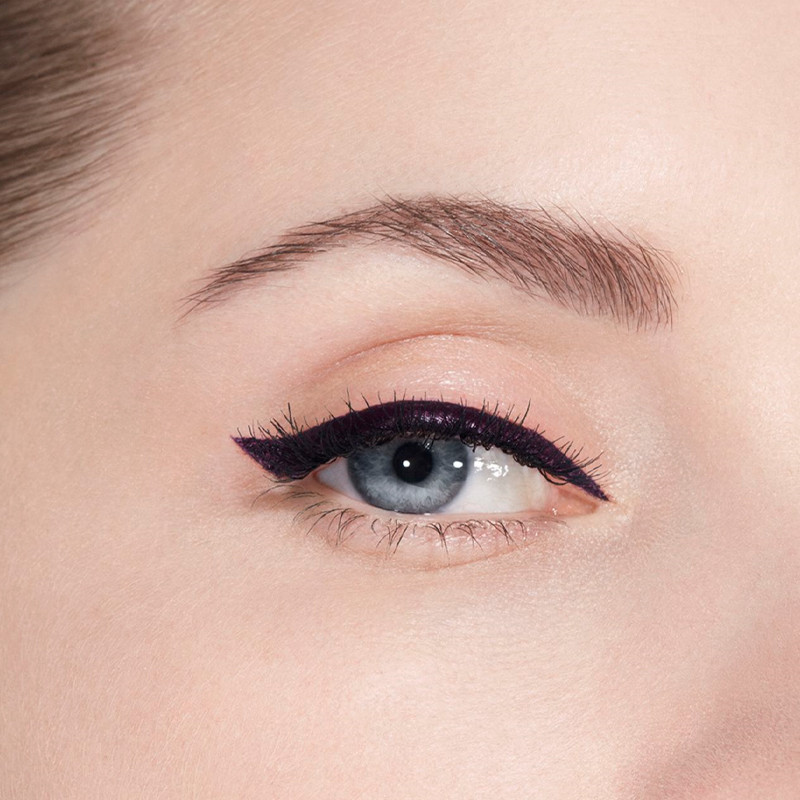 high-precision-long-lasting-and-waterproof-liquid-eyeliner-le-liner