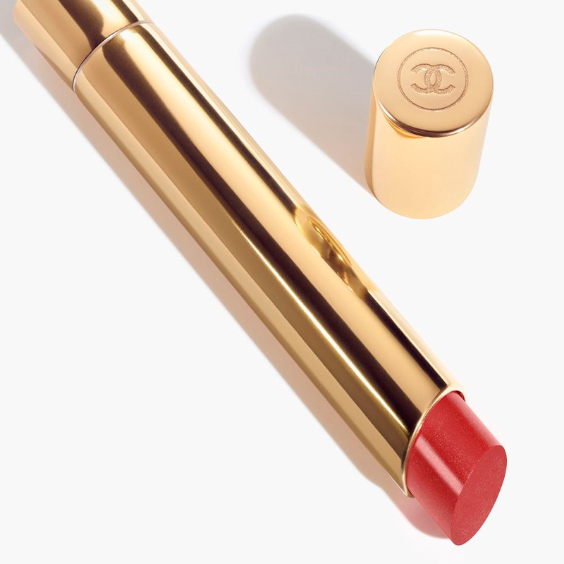 la-barra-de-labios-de-alta-intensidad-concentrado-de-luz-y-tratamiento-recargable-rouge-allure-lextrait