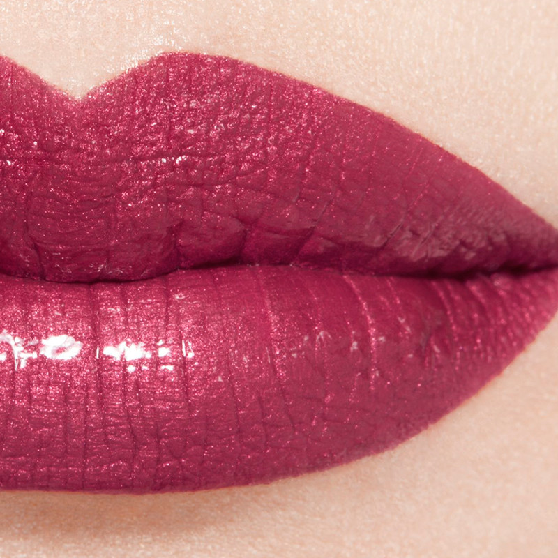 de-langdurige-glanzende-vloeistoflipstick-rouge-allure-laque