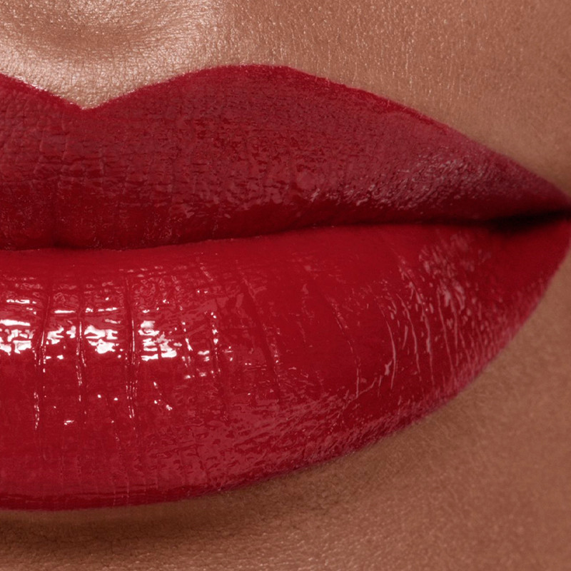 de-langdurige-glanzende-vloeistoflipstick-rouge-allure-laque