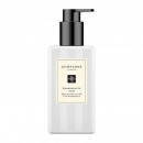 pomegranate-noir-hand-en-bodylotion