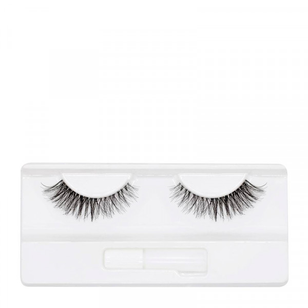 false-eyelashes