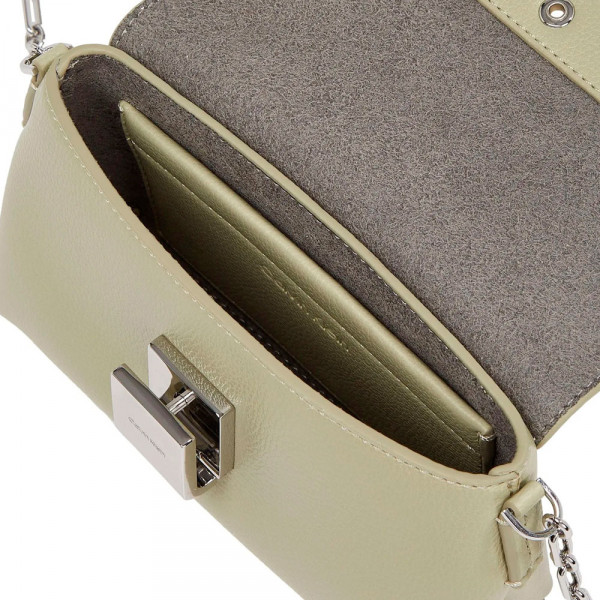 plaque-shoulder-bag-with-chain