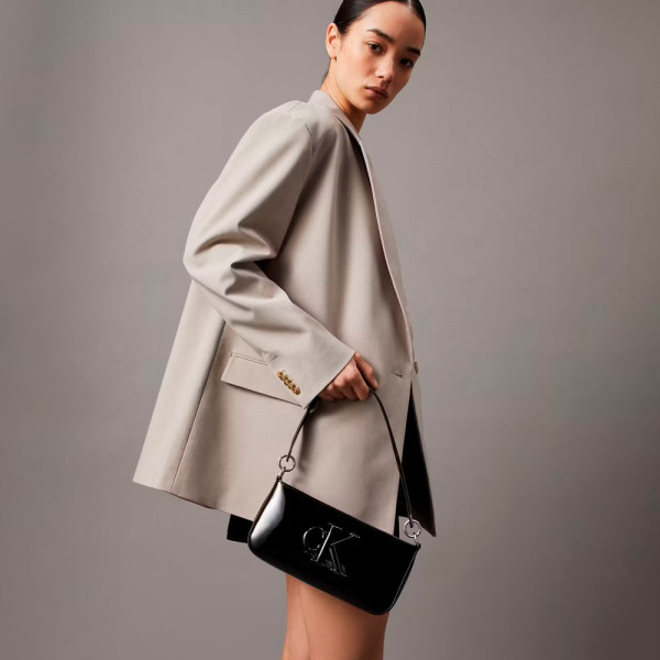 bolso-sculpted-shoulder-pouch