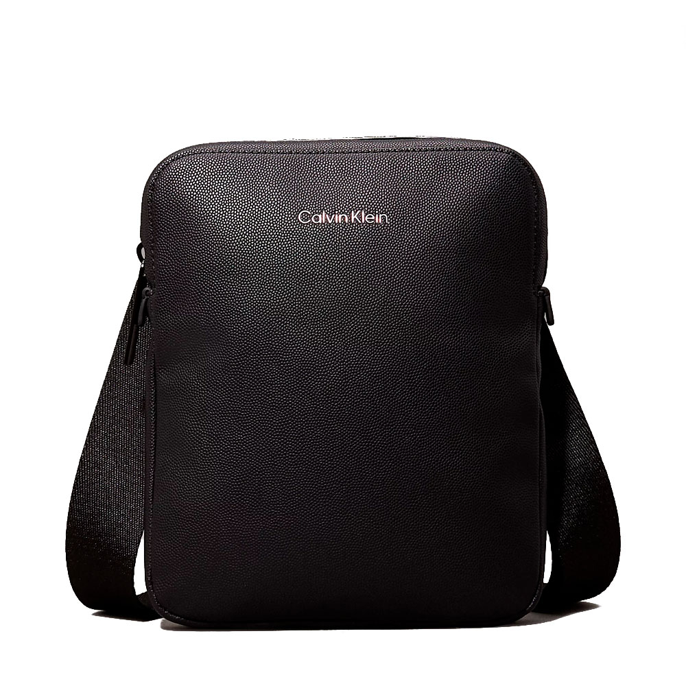 Calvin Klein Jeans Men's Silver Messenger Bags, Toiletry Bags And Suitcases For Men Must Flatpack Shoulder Bag 31Cm