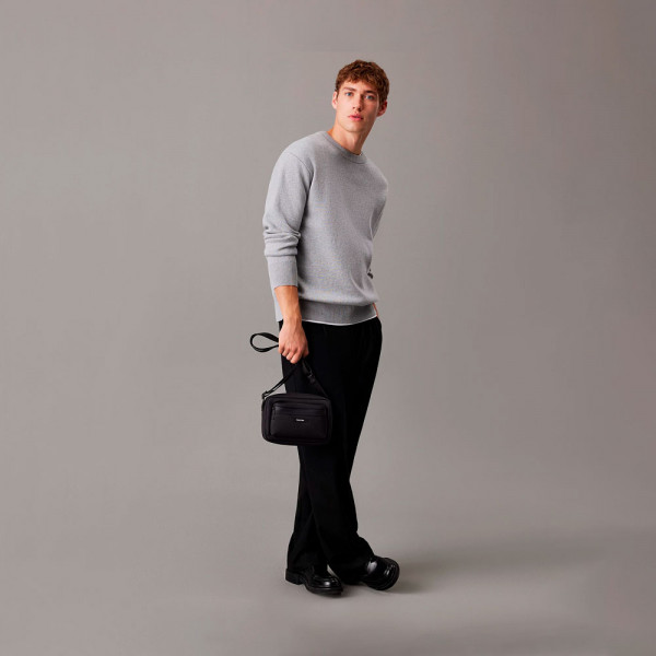 essential-camera-shoulder-bag