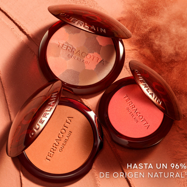 terracotta-blush-blush-with-a-healthy-looking-effect-90-ingredients-of-natural-origin