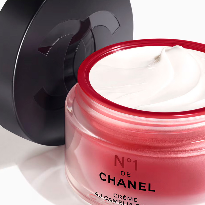 cream-with-filled-red-camellia-smoothes-protects