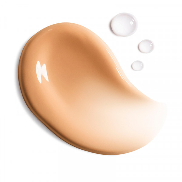 make-up-foundation-met-natuurlijke-afwerking-24-uur-48-uur-hydratatie