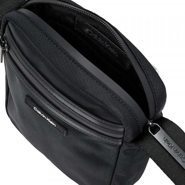 essential-reporter-xs-shoulder-bag