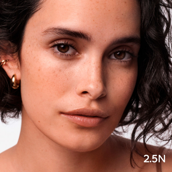 terracotta-le-teint-glow-fond-de-teint-luminosite-naturelle-longue-tenue-sans-transfert