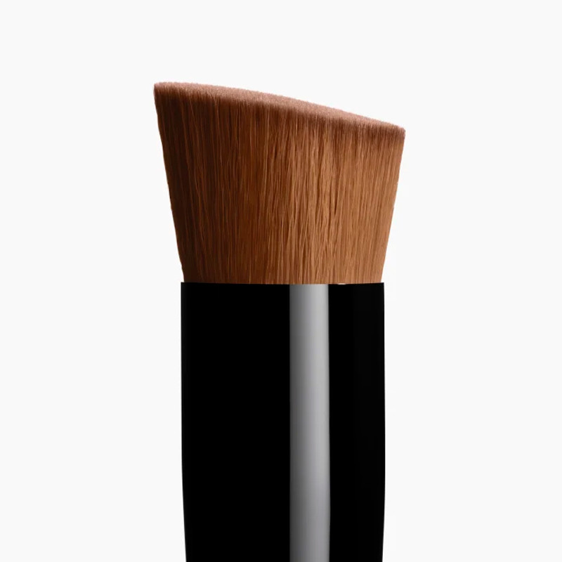 fluid-and-powder-foundation-brush