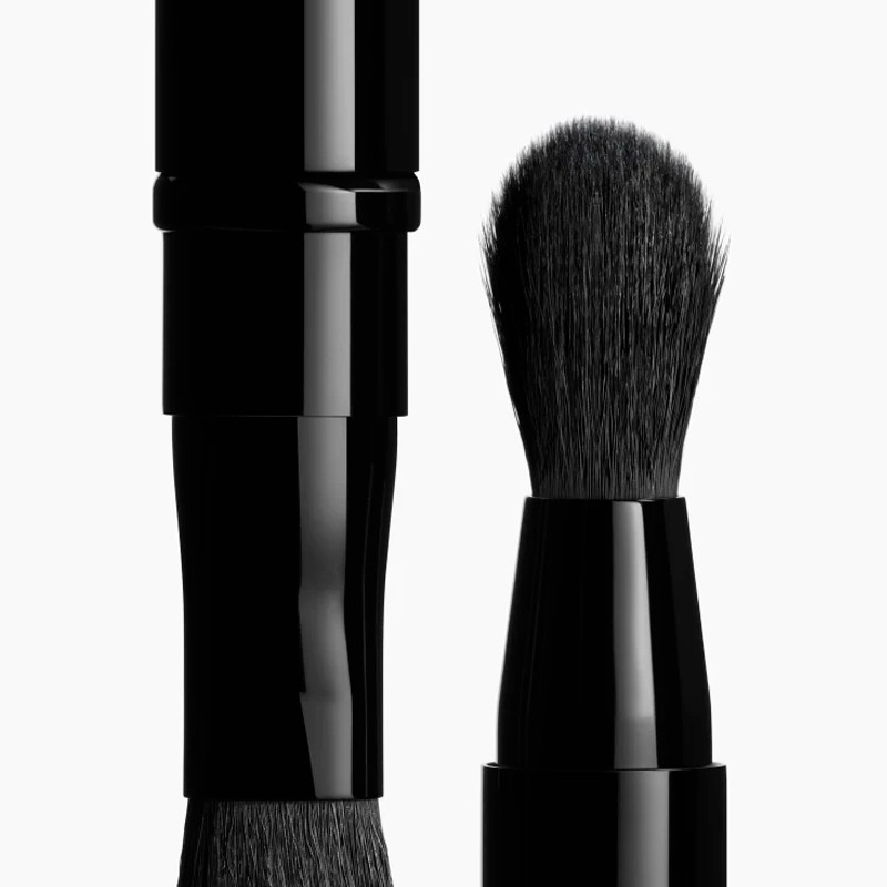 double-ended-brush-applies-and-blends
