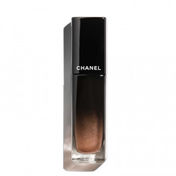 der-langanhaltende-brillante-flussige-lippenstift