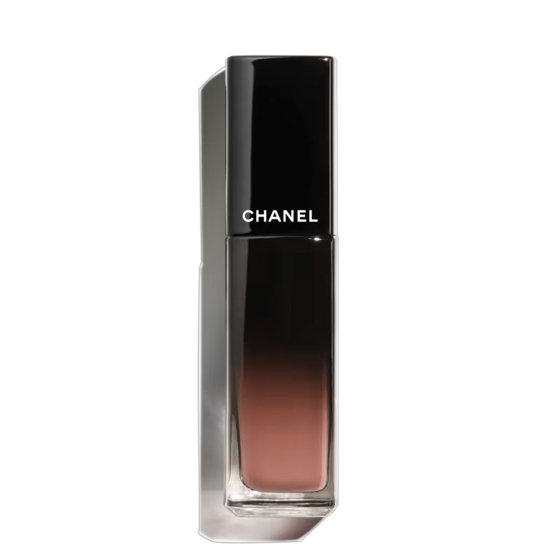 le-rouge-a-levres-liquide-longue-tenue-et-brillant