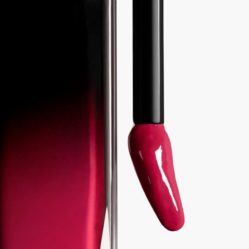 il-rossetto-liquido-brillante-e-a-lunga-durata