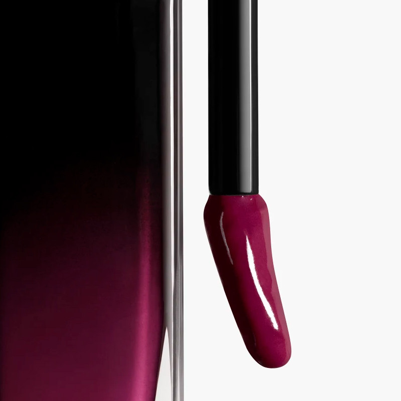 il-rossetto-liquido-brillante-e-a-lunga-durata