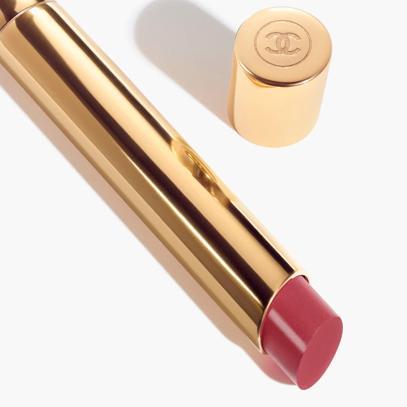 der-hochintensive-lippenstift-licht-und-pflegekonzentrat-recharge