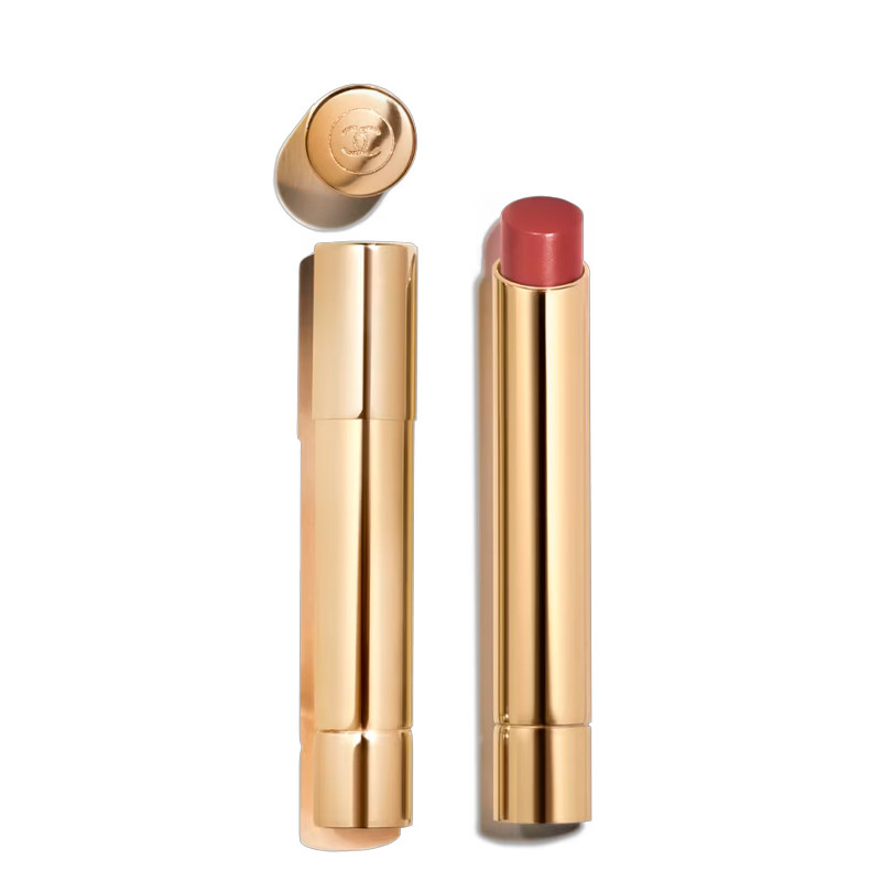 il-rossetto-ad-alta-intensita-concentrato-di-luce-e-trattamento-ricarica