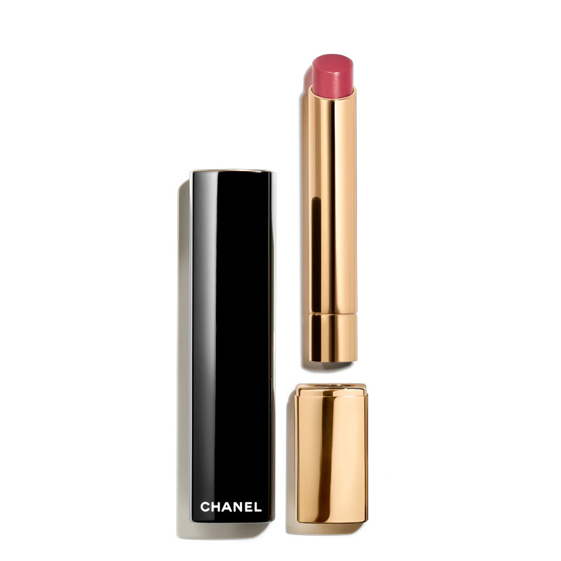 il-rossetto-ad-alta-intensita-concentrato-di-luce-e-trattamento-ricaricabile