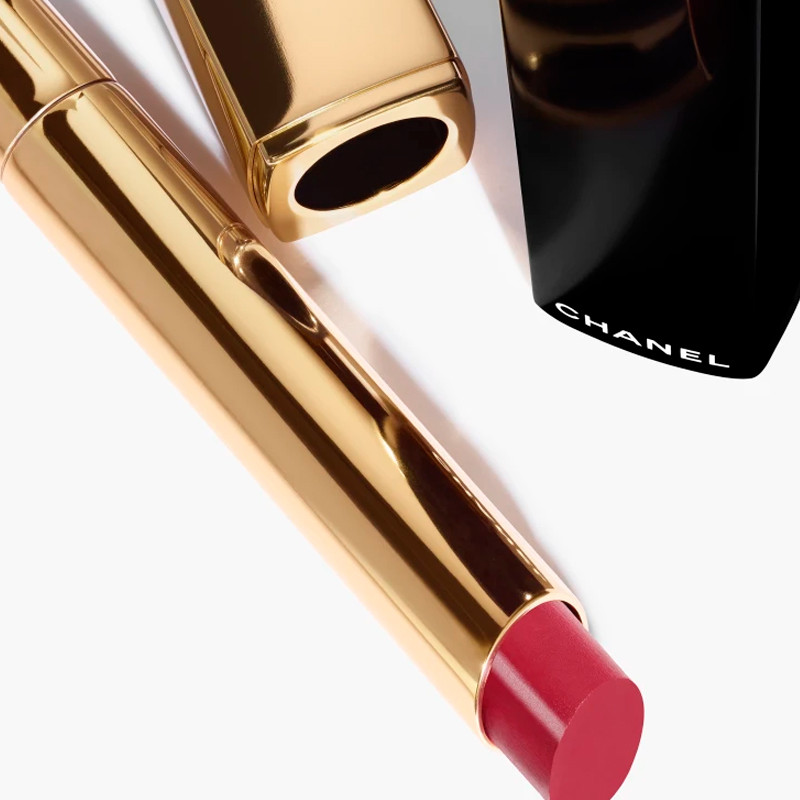 de-hoogintensiteitslippenstift-licht-en-behandelingsconcentraat-oplaadbaar