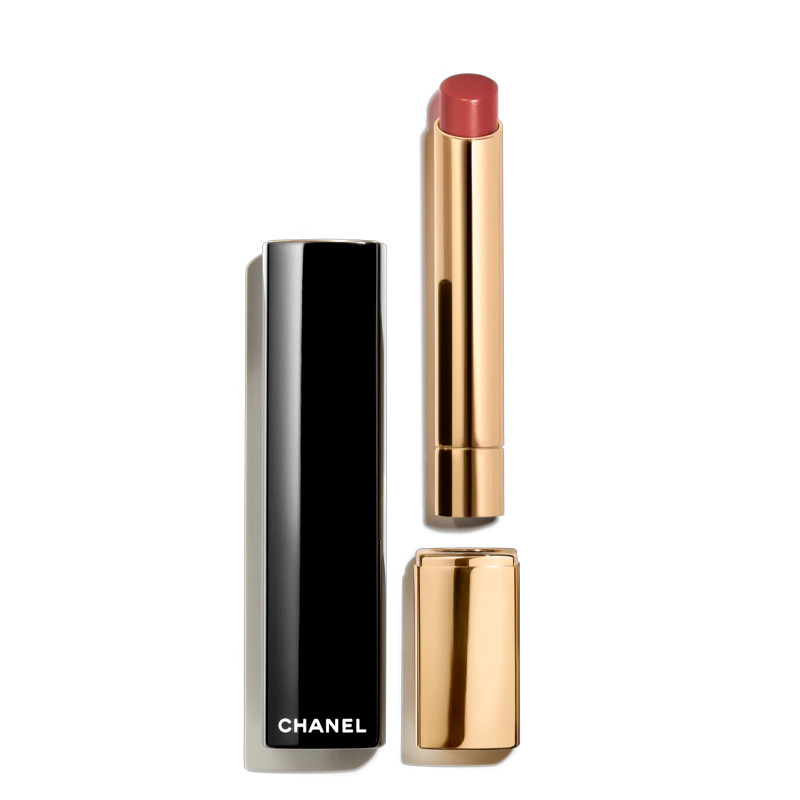 il-rossetto-ad-alta-intensita-concentrato-di-luce-e-trattamento-ricaricabile