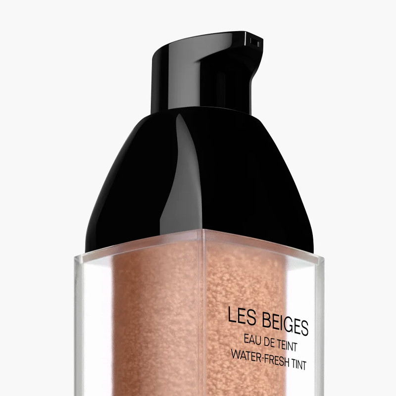 eau-de-maquillage-fraiche-aux-microbulles-de-pigments-effet-peau-nue-effet-visage-naturel-et-lumineux