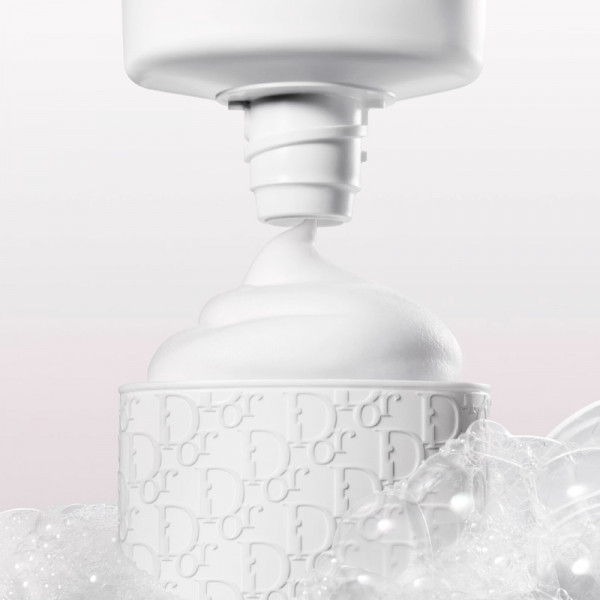 cleansing-purifying-and-moisturizing-foam