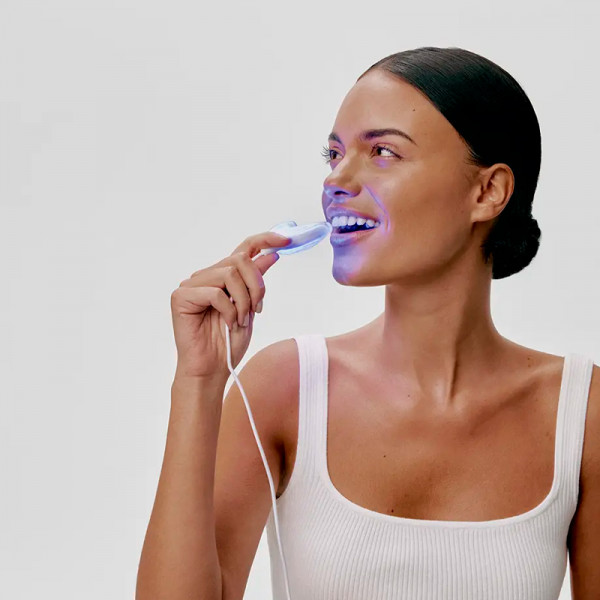 unicled-white-smile-dispositivo-per-lo-sbiancamento-dei-denti