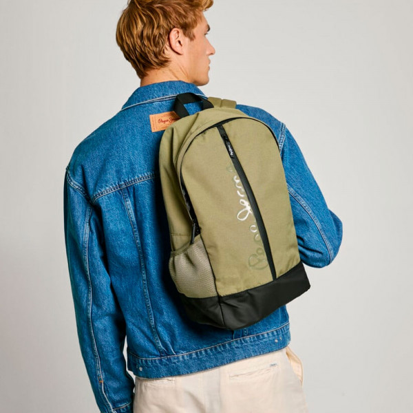 multi-pocket-laptop-backpack
