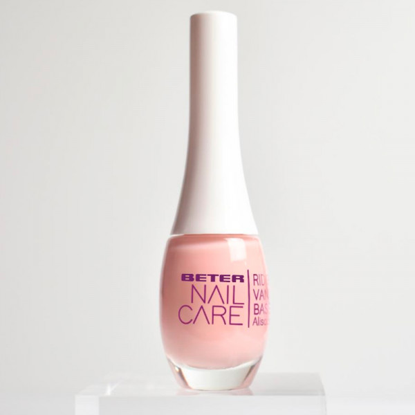 soins-des-ongles-base-lissante-anti-vergetures