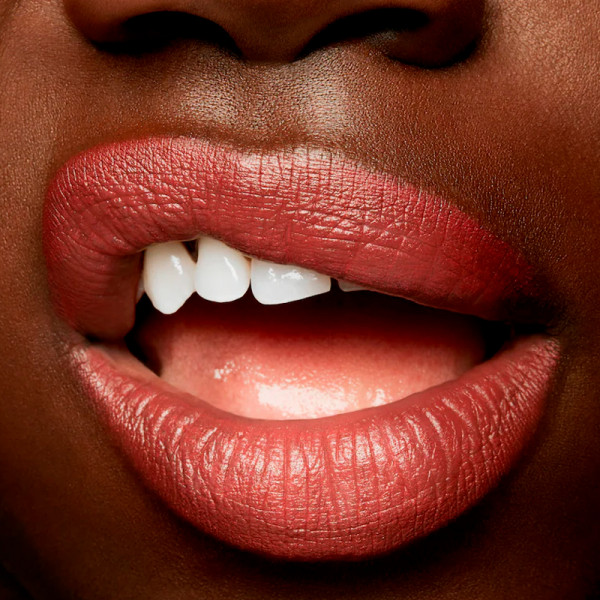 prep-prime-lip-hidratante-evita-que-el-labial-se-difumine-retexturiza