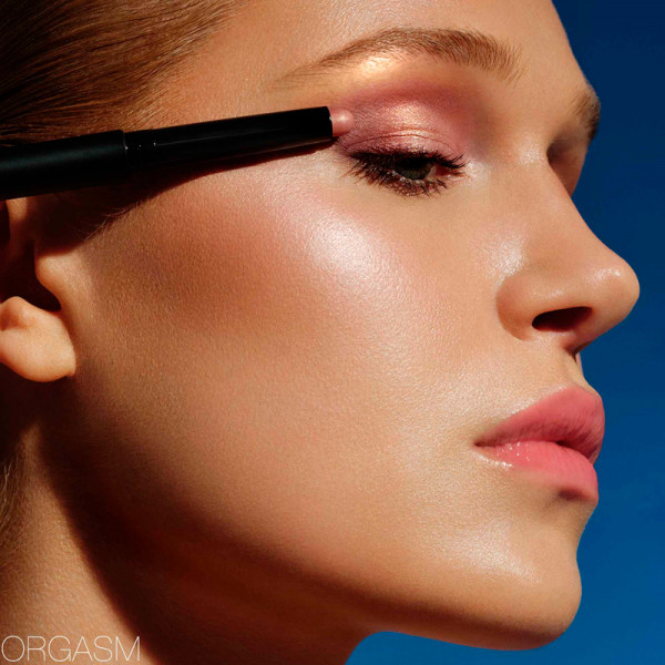 total-seduction-eyeshadow-stick-cream-eyeshadow