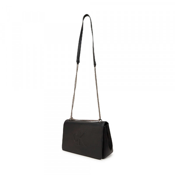 sculpted-flap-chain-bag