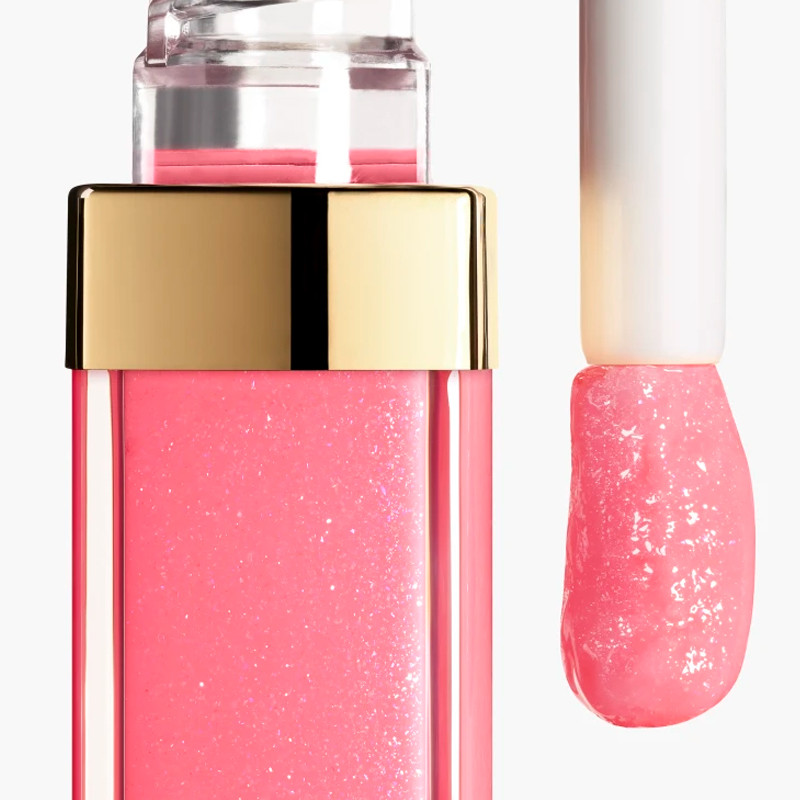 moisturizing-lip-gloss