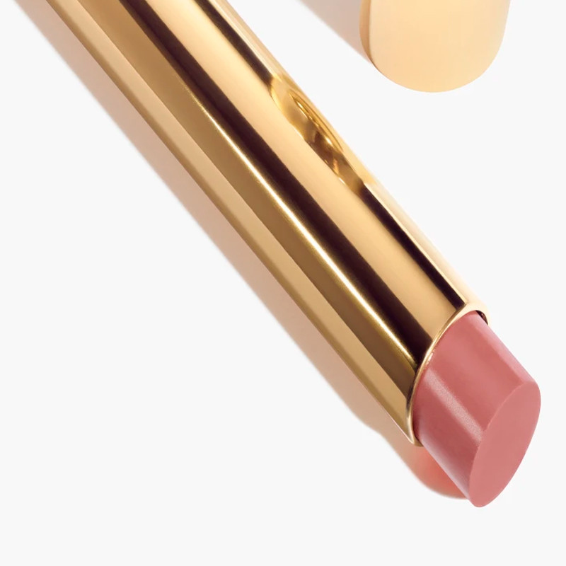 il-rossetto-ad-alta-intensita-concentrato-di-luce-e-trattamento-ricaricabile