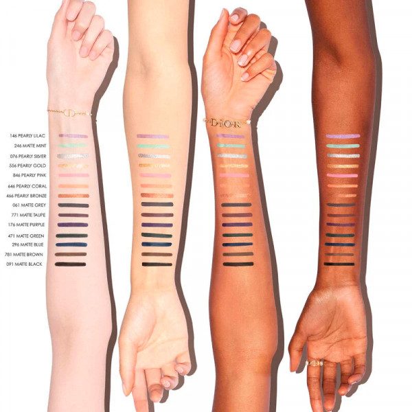 matita-contorno-occhi-24h-eyeliner-waterproof-colore-intenso-texture-cremosa-e-applicazione-ideale