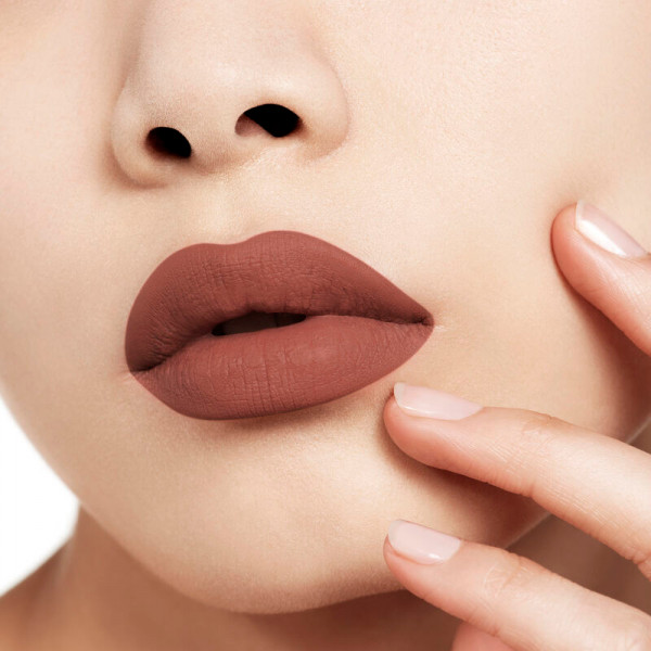 barra-de-labios-color-couture-acabados-aterciopelado-tratamiento-floral-hidratante-larga-duracion