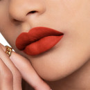 barra-de-labios-color-couture-acabados-aterciopelado-tratamiento-floral-hidratante-larga-duracion