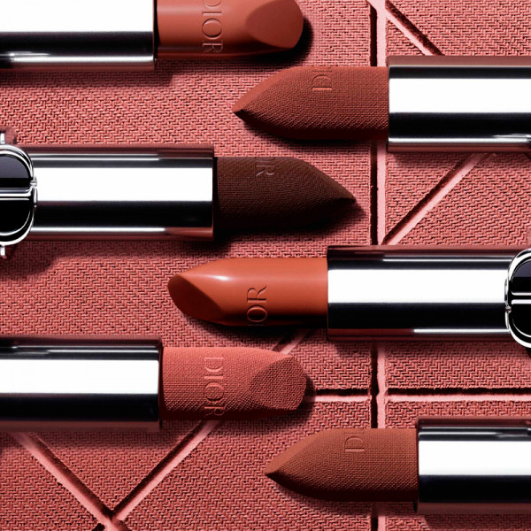color-couture-lipstick-velvety-finish-hydrating-floral-treatment-long-lasting