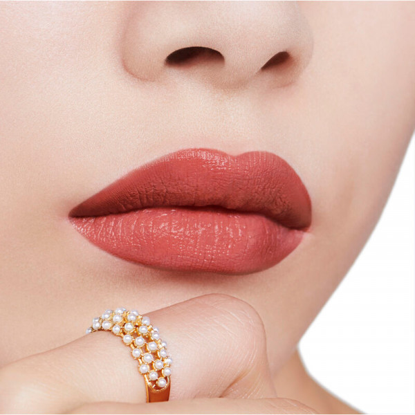 barra-de-labios-color-couture-acabados-satinado-tratamiento-floral-hidratante-larga-duracion