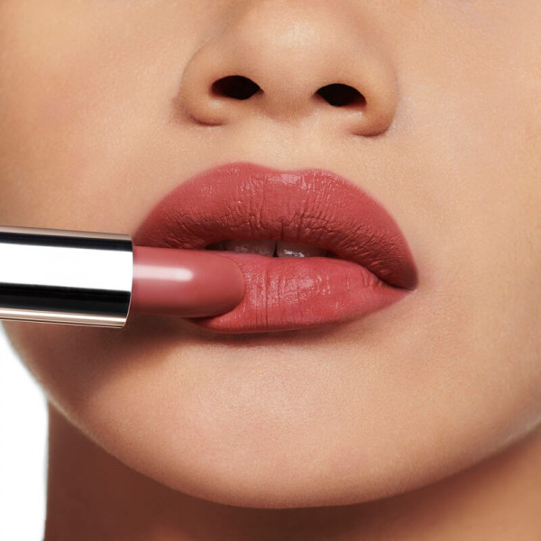 barra-de-labios-color-couture-acabados-satinado-tratamiento-floral-hidratante-larga-duracion