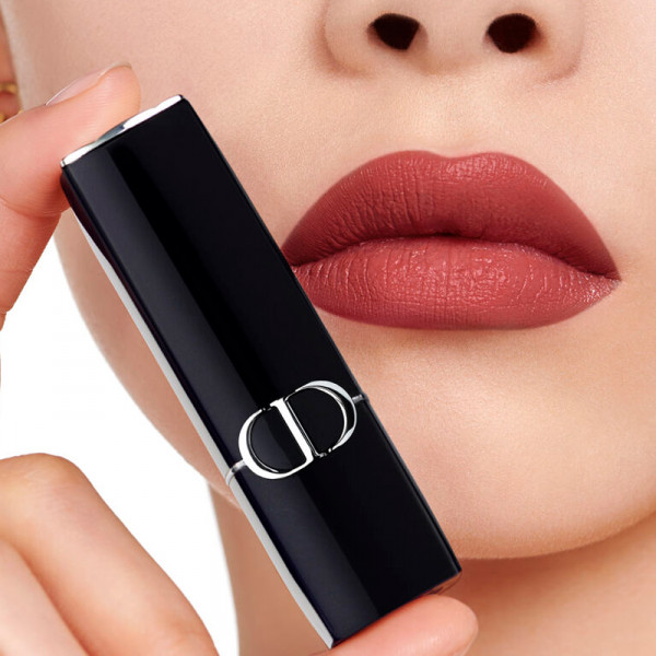 barra-de-labios-color-couture-acabados-satinado-tratamiento-floral-hidratante-larga-duracion