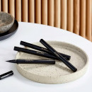 designing-liquid-eyeliner-flytande-eyeliner