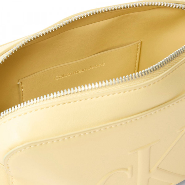 sac-a-bandouliere-pour-appareil-photo-sculpte