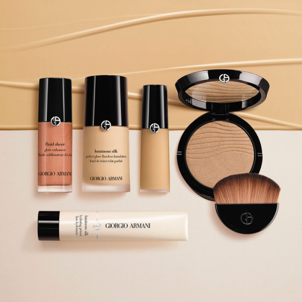 luminous-silk-glow-setting-powder-base-em-po